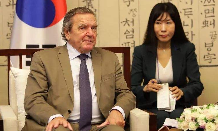 爆料：董卿发飙：我就是愿意当托 把最好的呈现给观众